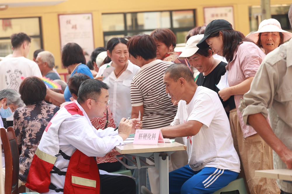 鄭州市第六人民醫(yī)院攜手鄭州市紅十字會(huì)開(kāi)展“紅會(huì)送醫(yī)”義…